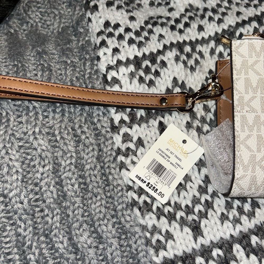 Michael Kors Jet Set Travel Double Zip Wristlet - Picture 4 of 7